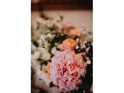 Hochzeit - Geeignet für: Private Feier (Taufe, Erstkommunion,...) - Oberdrautal - 2020 Flowerdesign by Cookie's Blumenbinderei - Schloss Greifenburg