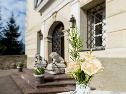 Hochzeit - Art der Location: privates Anwesen - Das große Portal des Schloss Greifenburg. - Schloss Greifenburg