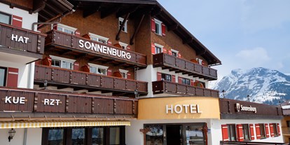 Hochzeit - Kirche - Alpenregion Bludenz - Das Hotel Sonnenburg im April - Hotel Sonnenburg