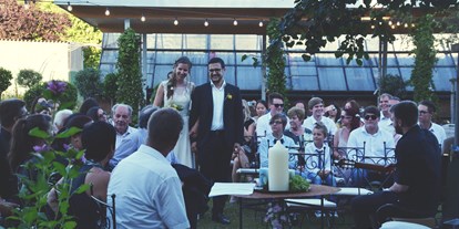 Hochzeit - externes Catering - Rankweil - Die Trauung selber in einem ganz besonderen Rahmen. - Blumen Kopf - 1er Hus