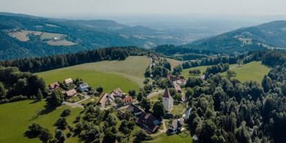 Hochzeit - Trauung im Freien - Eibiswald - Der Herkhof steht in der romantischen Bergregion Hebalpe. - Herkhof