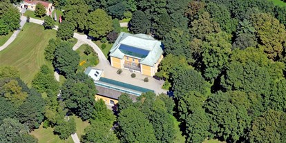 Hochzeit - Art der Location: Schloss - Oberösterreich - Luftaufnahme Bergschlößl und Park
Foto (c) Stadtplanung Pertlwieser - Bergschlößl