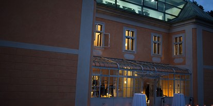 Hochzeit - externes Catering - Aschach an der Donau - Das Bergschlößl Linz bei Nacht.
Foto (c) sandragehmair.com - Bergschlößl