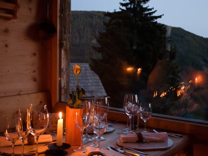Hochzeit - Umgebung: in den Bergen - Das kleinste Restaurant der Welt, die Holzknechthütte - Almdorf Seinerzeit