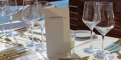 Hochzeit - Vorarlberg - Unter den Sonnensegeln oder in den eleganten Salons speisen - Historisches Dampfschiff Hohentwiel  am Bodensee