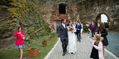 Hochzeit - Rotenturm an der Pinka - Romantische Gartenhochzeit auf der Burg Güssing. - Burg Güssing