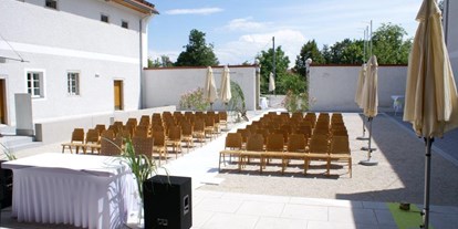 Hochzeit - Geeignet für: Private Feier (Taufe, Erstkommunion,...) - Oberösterreich - Trauung im Innenhof - Kulturzentrum Bräuhaus Eferding