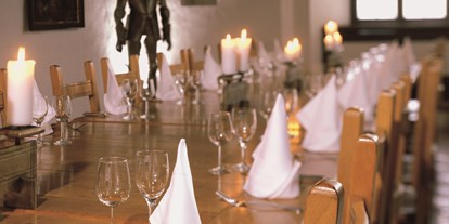 Hochzeit - Geeignet für: Private Feier (Taufe, Erstkommunion,...) - Wattens - Fürstenzimmer - Burg Hasegg - SALZRAUM.hall - livelocations