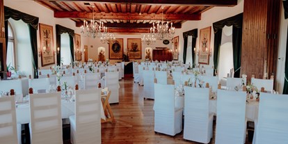 Hochzeit - Art der Location: Burg - Österreich - Der große Rittersaal der Burg Deutschlandsberg mit Hussen. - Burg Deutschlandsberg