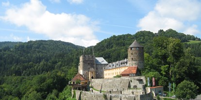 Hochzeit - Personenanzahl - Wolfsberg (Wolfsberg) - Außenansicht der Burg Deutschlandsberg. - Burg Deutschlandsberg