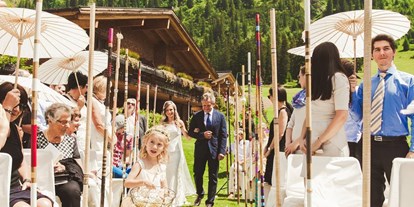 Hochzeit - Geeignet für: Firmenweihnachtsfeier - Arlberg - Trauung im Berghof-Garten - Der Berghof in Lech