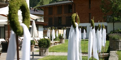 Hochzeit - Trauung im Freien - St. Gallenkirch - Gartenschmuck  - Der Berghof in Lech