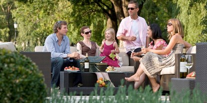 Hochzeit - Preisniveau: moderat - Jois - Gemütlicher Lavendel Steingarten für Ihren Aperitif - Birkenhof Restaurant & Landhotel ****