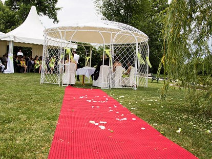 Hochzeit - Art der Location: Restaurant - Neudörfl (Neudörfl) - Für unsere Brautpaare rollen wir am Niederösterreichischen Hof den roten Teppich aus. - Grandhotel Niederösterreichischer Hof