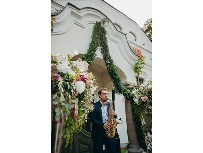 Hochzeit - Trauung im Freien - Steinakirchen am Forst - Credit: Everly Pictures - Lorenz Wachau