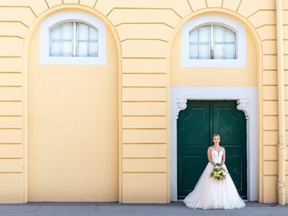 Hochzeit - Art der Location: Schloss - Das Schloss Esterházy in Eisenstadt bieten zahlreiche Spots für unvergessliche Hochzeitsfotos. - Schloss Esterházy