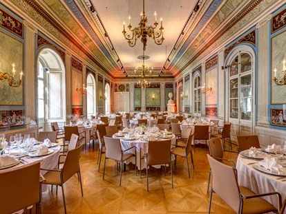 Hochzeit - Art der Location: Schloss - Der Empiresaal wurde schon im 17. Jahrhundert als Speisesaal genutzt - Schloss Esterházy