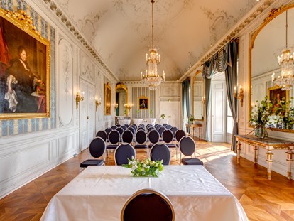 Hochzeit - Art der Location: Schloss - Für kleinere Gesellschaften bietet sich der wunderschöne Spiegelsaal an - Schloss Esterházy