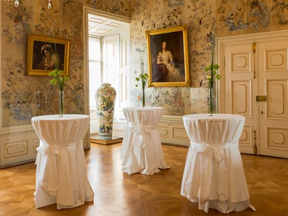 Hochzeit - externes Catering - Winden am See - Stehempfang im großen chinesischen Salon - Schloss Esterházy