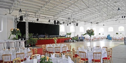 Hochzeit - Art der Location: Wintergarten - Heiraten in der Reithalle. 
Maximale Kapazität: 970 Personen
 - Schloss Hof