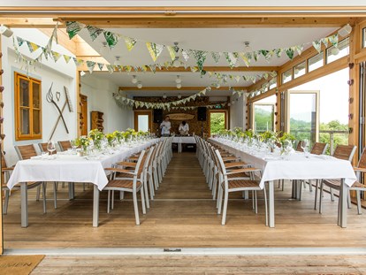 Hochzeit - Sommerhochzeit - Der Festsaal des Mirli in Niederösterreich bietet Platz für bis zu 100 Hochzeitsgäste. - Mirli