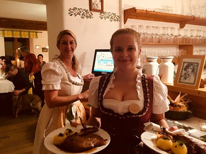 Hochzeit - Österreich - Köstlichkeiten soweit das Auge reicht. - Mirli