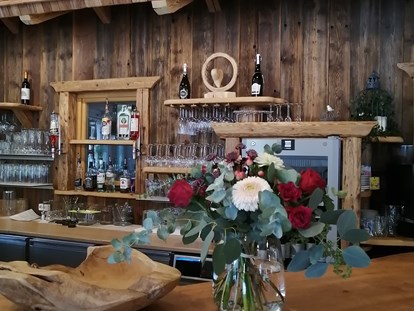 Hochzeit - Art der Location: Bauernhof/Landhaus - Steyr - unsere Bar befindet sich im Hautpsaal - Rieglergut