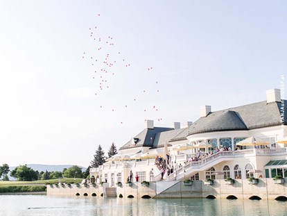 Hochzeit - Umgebung: mit Seeblick - Purkersdorf (Purkersdorf) - Feiern Sie Ihre Hochzeit im Golfclub Fontana in Niederösterreich.
 - FONTANA
