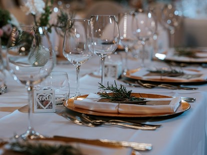 Hochzeit - Hochzeits-Stil: Rustic - Italien - Tischdeko - Stadl/Hotel/Restaurant Alte Goste