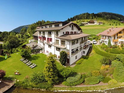 Hochzeit - Preisniveau: exklusiv - Gartenanlage von Oben - Stadl/Hotel/Restaurant Alte Goste