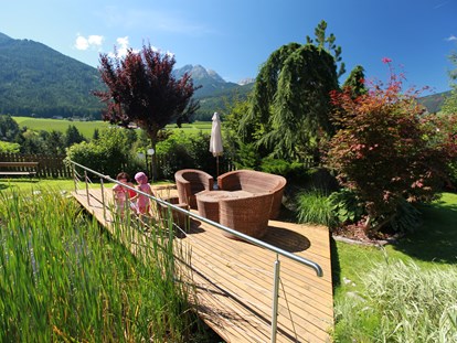 Hochzeit - Preisniveau: exklusiv - Trentino-Südtirol - Badeteich mit Steg - Stadl/Hotel/Restaurant Alte Goste