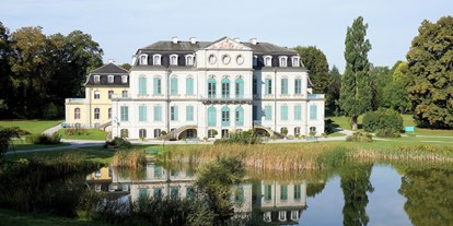 Hochzeit - Wickeltisch - Niestetal - Rokkoko - Schloss Wilhelmsthal mit Parkanlage - 1,5 km vom Hotel - ideal für wunderschöne Hochzeitsaufnahmen
 - Waldhotel Schäferberg