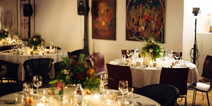 Hochzeit - Art der Location: Eventlocation - Rosenburg - Kunstvolle Gemälde schmücken jeden Raum.
Foto © www.kalinkaphoto.at - Schüttkasten von Primmersdorf