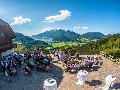Hochzeit - Preisniveau: moderat - Ebensee - Die Panorama-Terrasse mit Blick über den Wolfgangsee. - Laimeralm