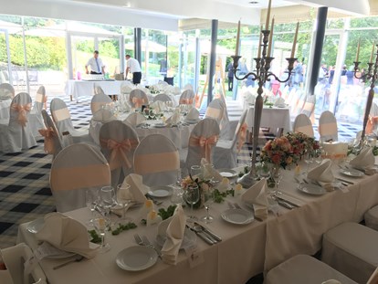 Hochzeit - Trauung im Freien - Pillichsdorf - Wintergarten mit Gartenanteil - Berghotel Tulbingerkogel