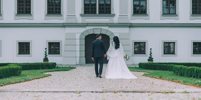 Hochzeit - Gmunden - Das Schloss Stauff bietet zahlreiche Hotspots für unvergessliche Hochzeitsfotos. - Schloss Stauff