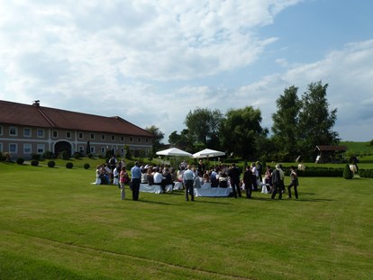 Hochzeit - Hochzeitsessen: 3-Gänge Hochzeitsmenü - Oberösterreich - Unsere Outdoortrauungsmöglichkeiten - Stadlerhof Wilhering