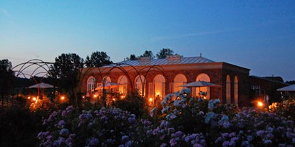Hochzeit - Garten - Benz (Nordwestmecklenburg) - Orangerie Groß Siemen im Abendlicht - Gut Gross Siemen