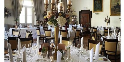 Hochzeit - Art der Location: Eventlocation - Blumen Isabella, der große Saal ohne Hussen gedeckt, wirkt ganz anders, - Schloss Maria Loretto am Wörthersee