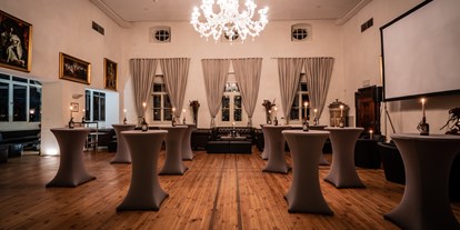 Hochzeit - Art der Location: Eventlocation - Gentelmenclub  - Schloss Maria Loretto am Wörthersee