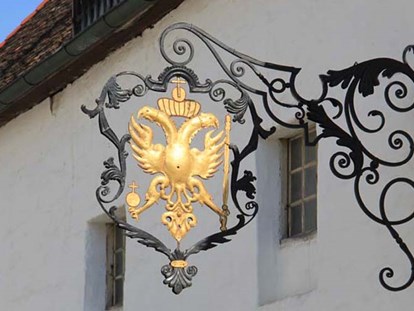 Hochzeit - Frühlingshochzeit - Oberösterreich - Doppel-Adler am historischen Brauhaus - Landschloss Parz