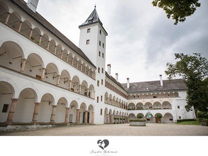 Hochzeit - Art der Location: privates Anwesen - Oberösterreich - Das Landschloss Parz in Oberösterreich. - Landschloss Parz