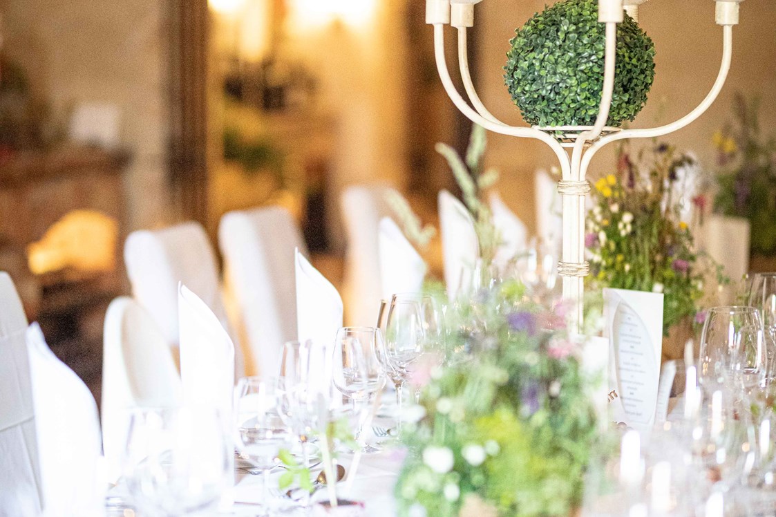 Hochzeit: Eine Hochzeitstafel im hauseigenen Weinkeller VITAKELLA. - VILA VITA Pannonia