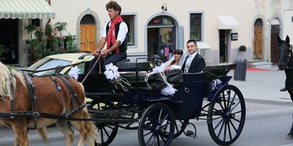 Hochzeit - Frühlingshochzeit - Arezzo - Eine wunderschöne Kutschfahrt in der Hochzeitskutsche ist bei uns möglich! - Agriturismo Il Moro