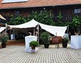 Hochzeit: Zelt im Innenhof - Jöbstl Stammhaus 