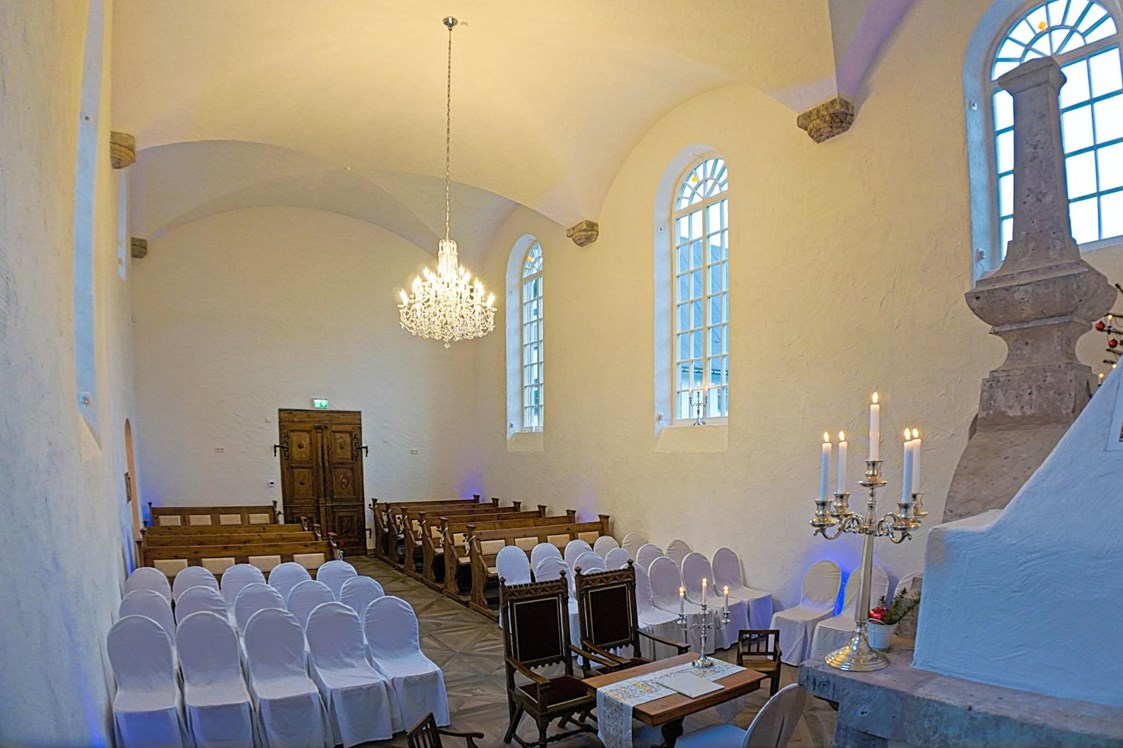 Hochzeit: Trausaal der Hochzeitskapelle für Eheschließungen des Standesamtes oder "Freie Trauung", auch kirchliche Trauungen möglich. - Hochzeitskapelle Callenberg (Privatkapelle)