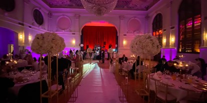 Hochzeit - Hochzeitsessen: 3-Gänge Hochzeitsmenü - Berlin - Der Ballsaal der Hochzeitslocation 'Ballhaus Pankow' - Ballhaus Pankow