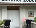 Hochzeit: Eingang Location  - Landhof Zobel