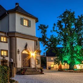 Hochzeit: Schlosshof bei Nacht - Schloss Falkenhaus