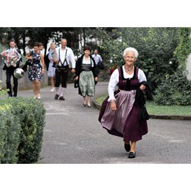 Hochzeit: 2020 welch' Zauber&Kraft sie umgibt: Großmama. - Schloss Greifenburg